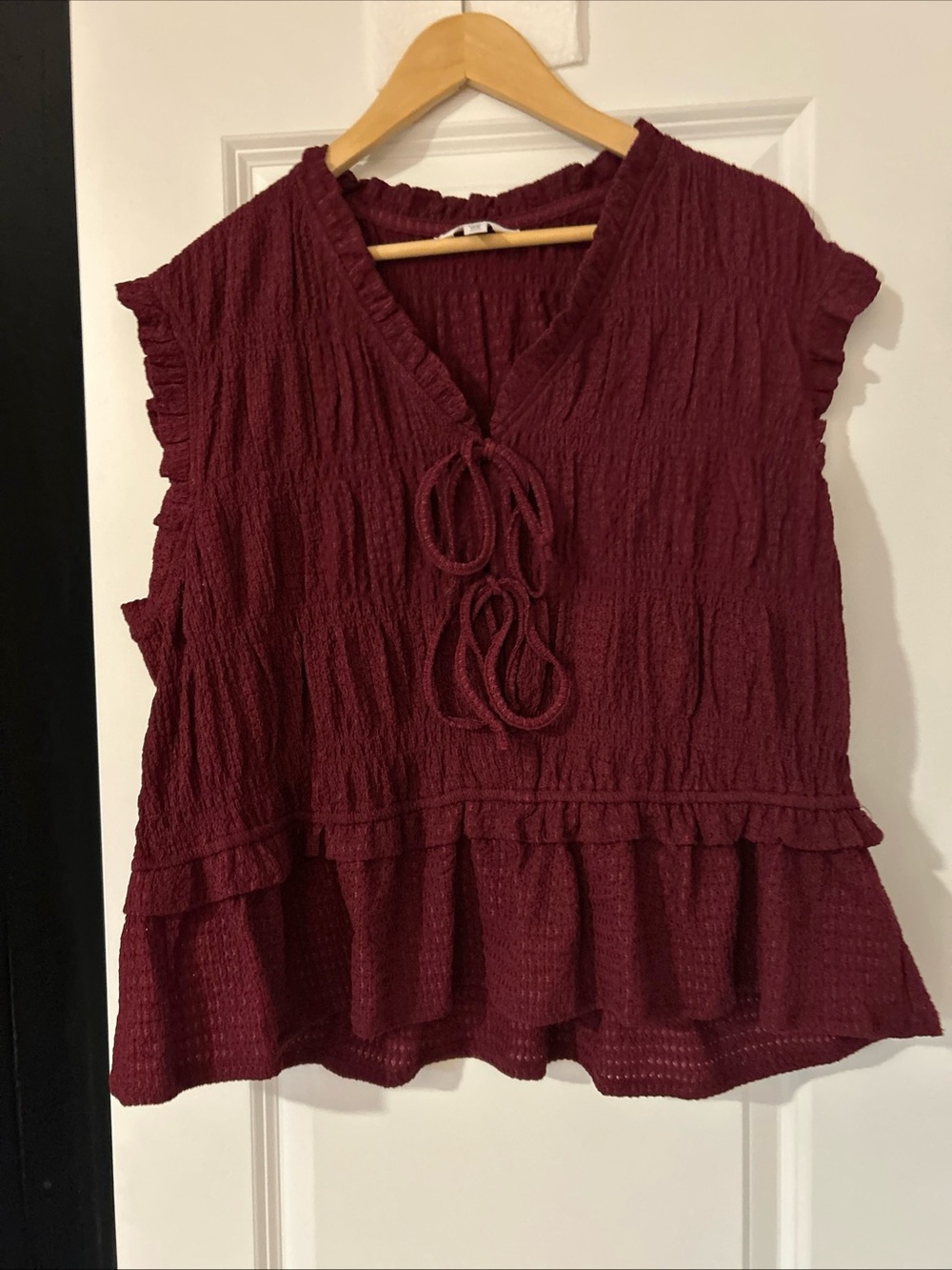 Time and Tru Women's Textured Tie Front Top, Burgundy, XXXL-NWT